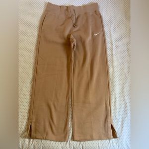 Nike high rise woman’s xl sweat pants